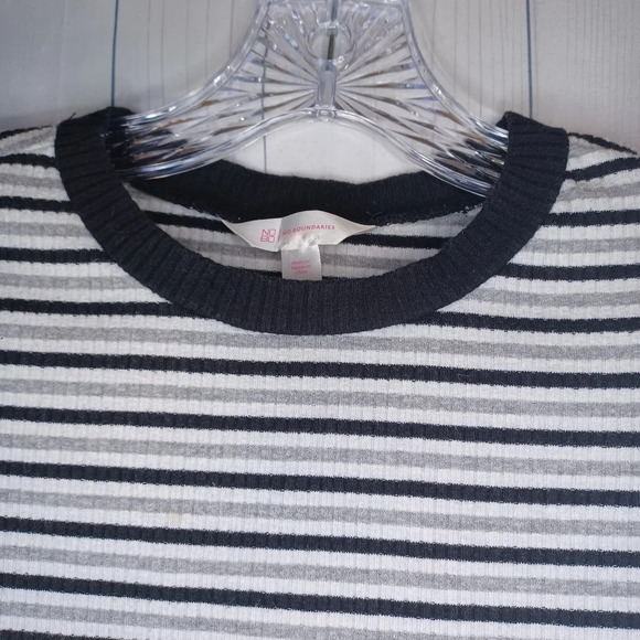 No Boundaries 90’s grunge striped ribbed juniors cropped fitted top - Picture 3 of 10